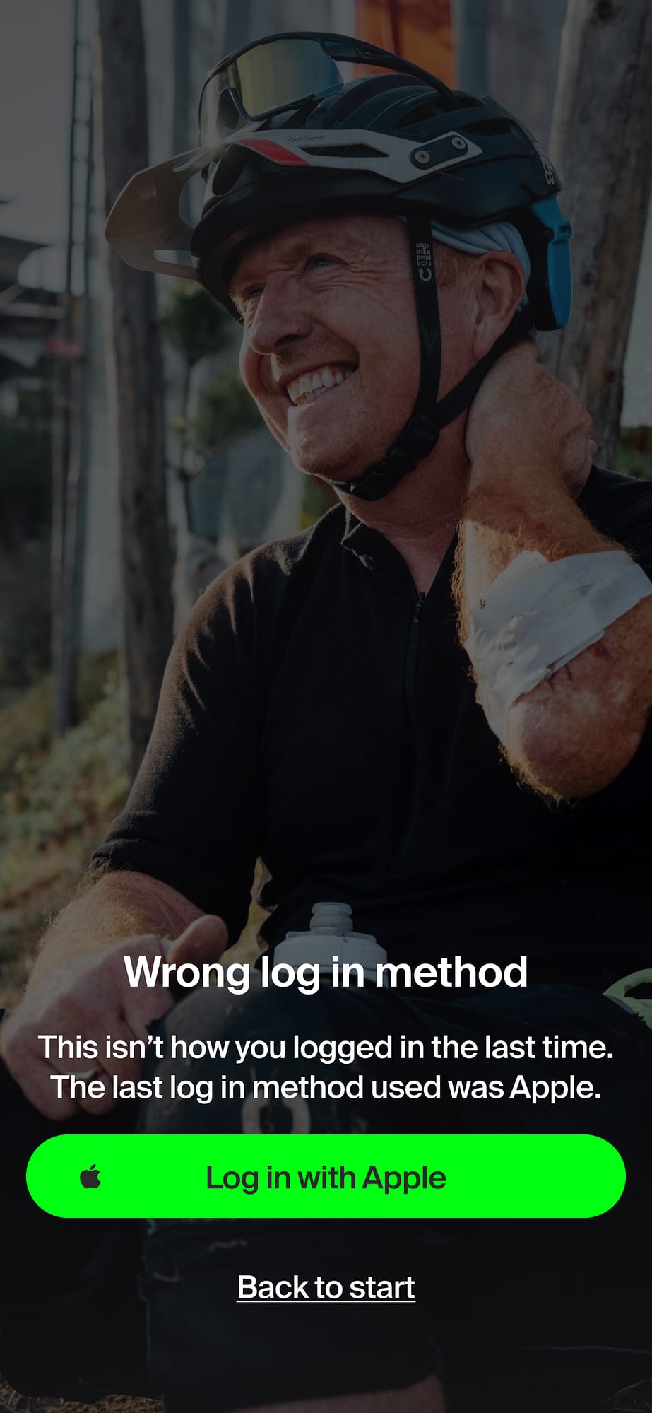Mountain Bike United sign-in screen with Log in with Apple